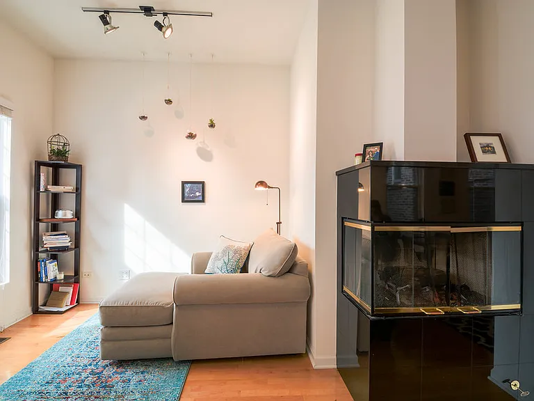 1411 N Wicker Park Ave #2 — Photo 10