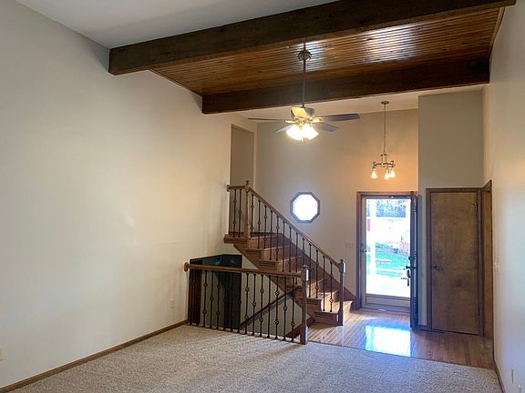 4th image of 206 SE Brownfield Dr