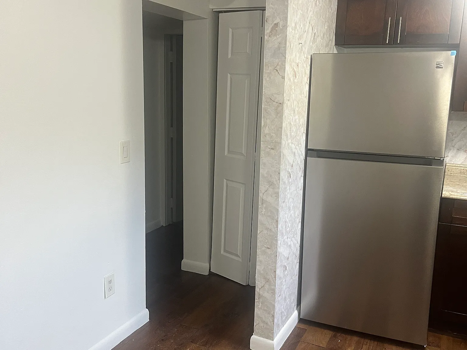 2 bed, 1000 sqft, $2,000 — Photo 2