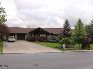 156 Red Fox Dr, Duncansville, PA 16635