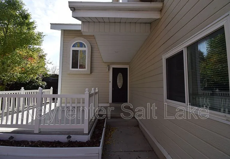6888 S Hillside Village Cir — Photo 3