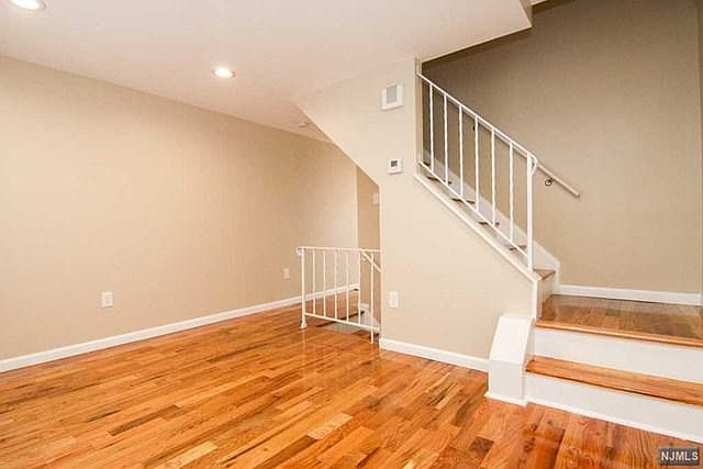 1st image of 196A Broadway #2111