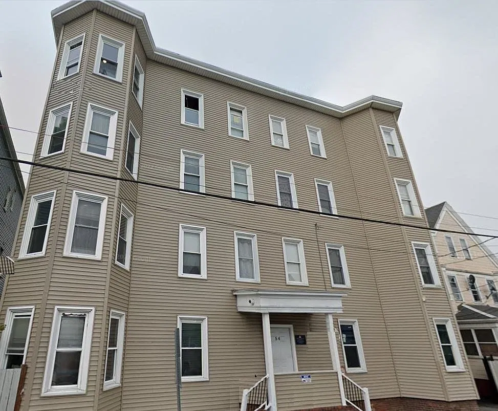 3 bed, 1100 sqft, $3,200 — Photo 3