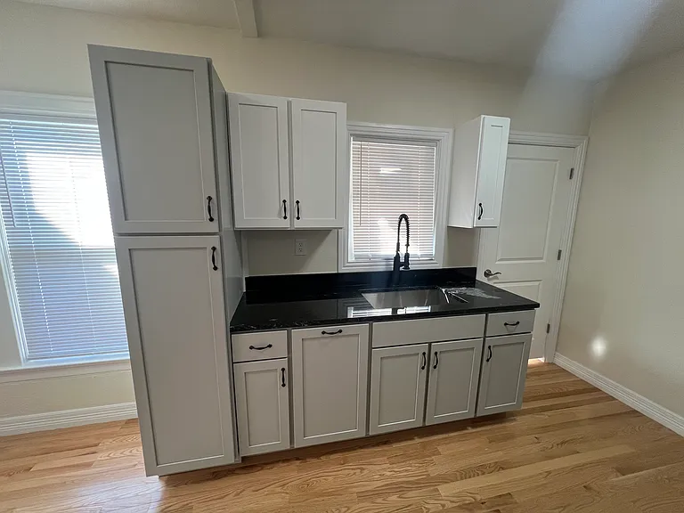 5117 Mission Ave — Photo 8