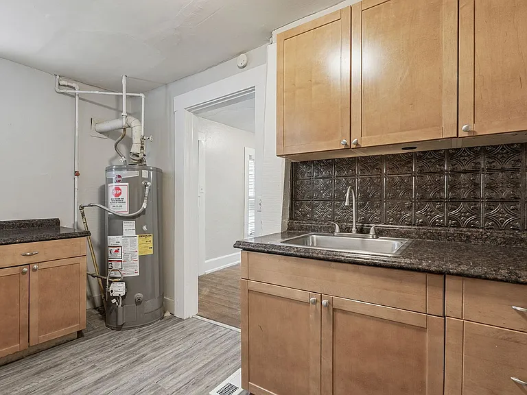 Duplex Apartment on 17th Avenue — Photo 21