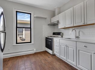 107 N Forest Ave APT 2R, Rockville Centre, NY 11570
