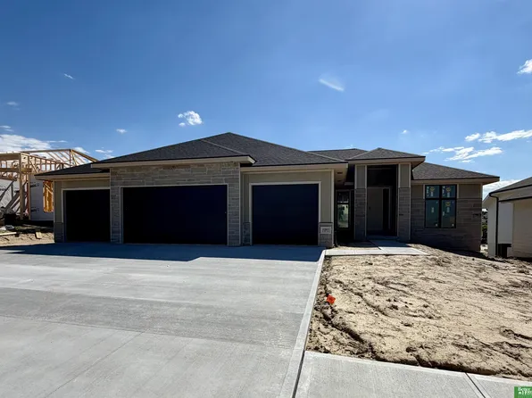 10805 S 219th Ave, Gretna, NE 68028
