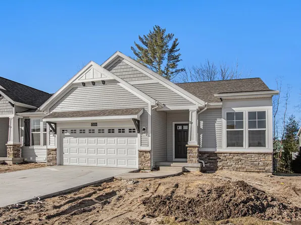 17039 Clayton Dr, Nunica, MI 49448