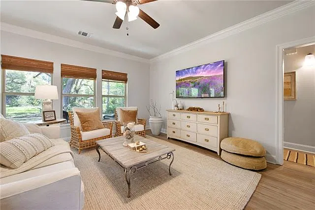 3 bed, 2.0 bath, 1522 sqft, $2,400 — Photo 4