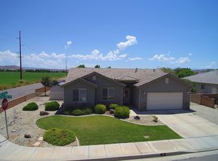 4 E Primrose Ln, Washington, UT 84780