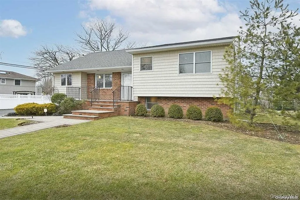 6 Patricia St photo 1