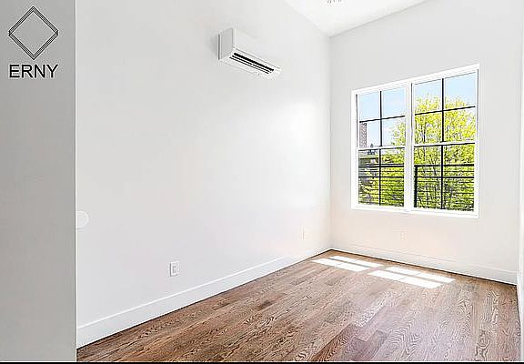 3rd image of 99 Varet St #2I