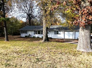 977 W Crestwood Dr, Monett, MO 65708