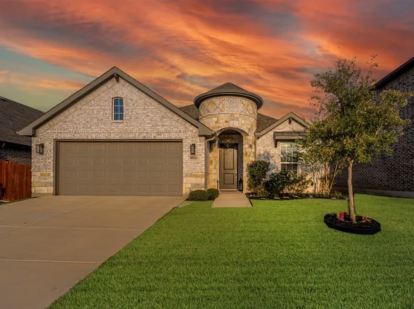 9921 Mescalbean Blvd, Crowley, TX 76036