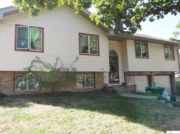 2124 S 165th St, Omaha, NE 68130