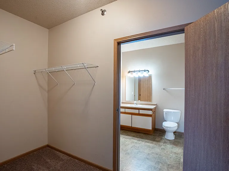 Fargo, ND West Lake Apartments | Closet