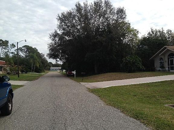 5th image of 22543 Tampa Ave