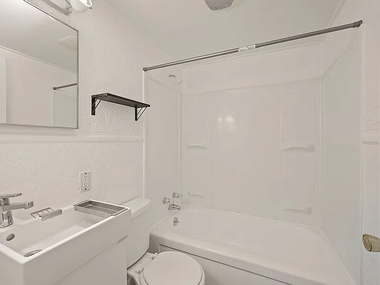 225 Orchard St — Photo 20