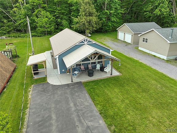 2nd image of 6394 S Lakeshore Rd
