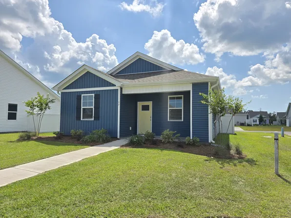 77 Bonaparte St, Wilmington, NC 28411