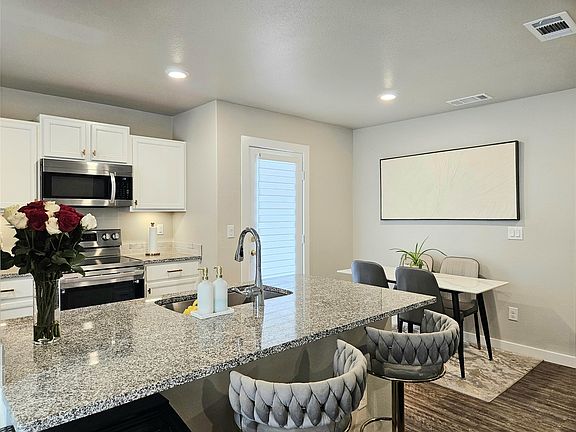 5th image of 7424 35th St