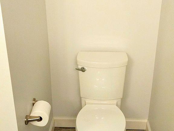 New throne, paint and tile!