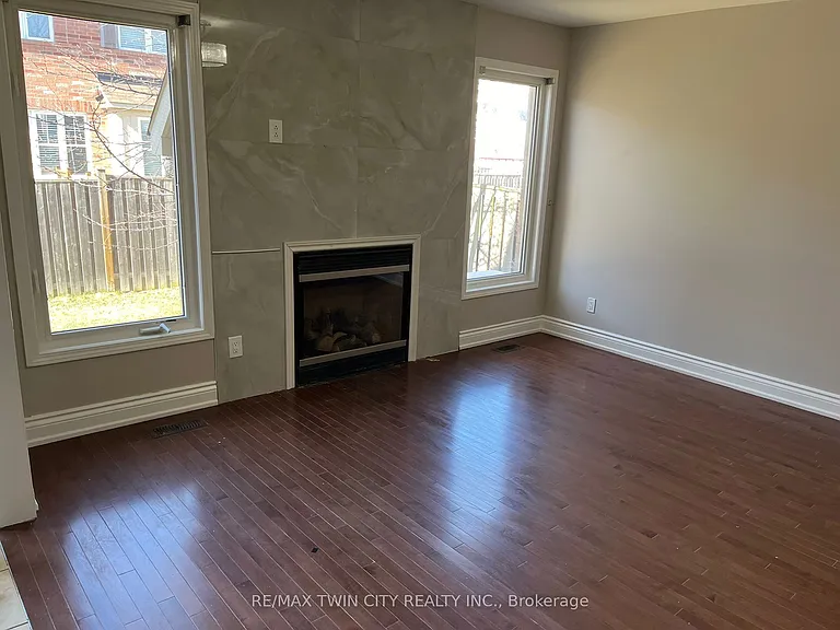 239 McDougall Cross #MAIN — Photo 3