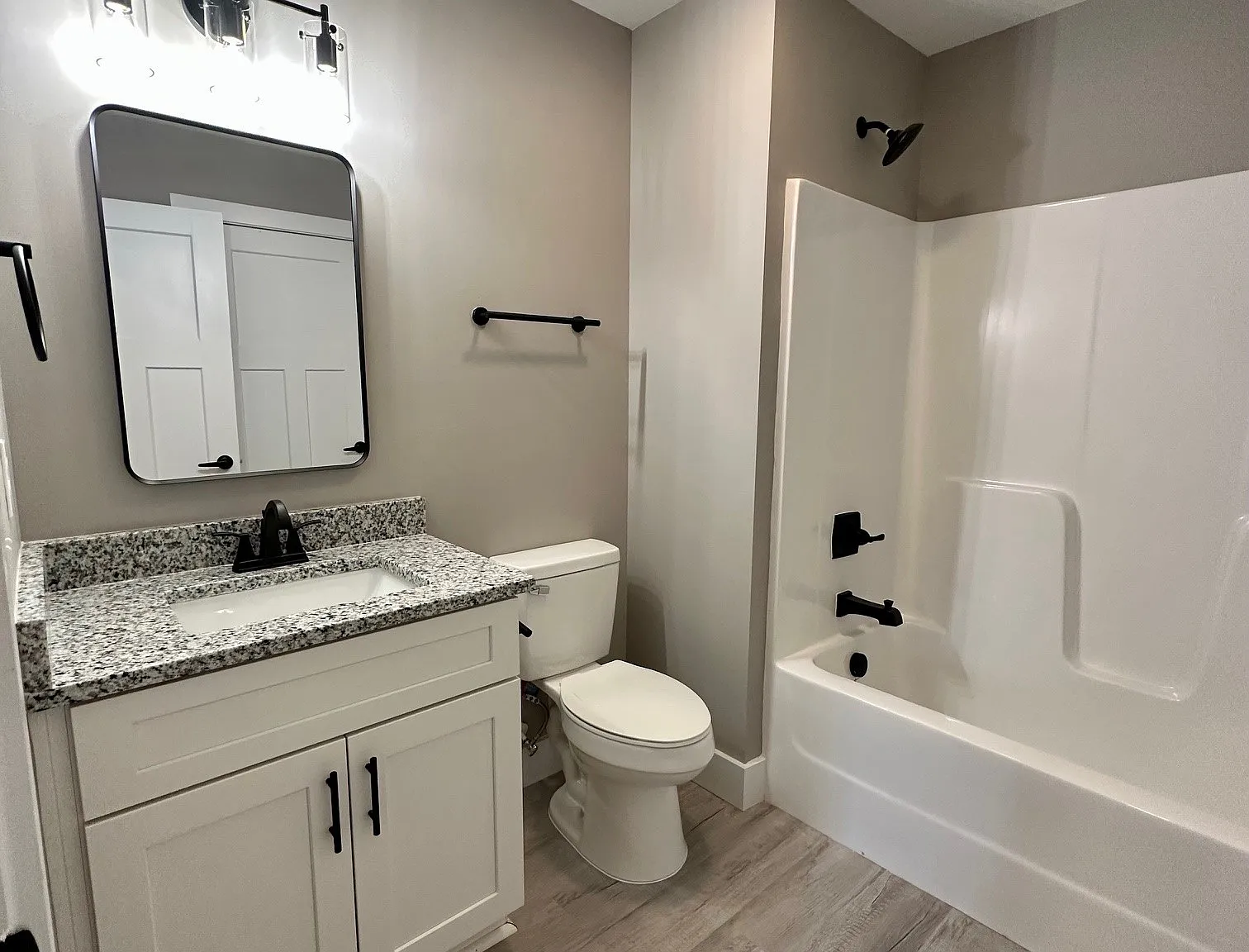 3 bed, 1300 sqft, $1,500 — Photo 3