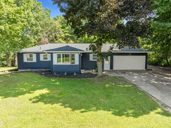 7246 Rezen Dr NE, Rockford, MI 49341