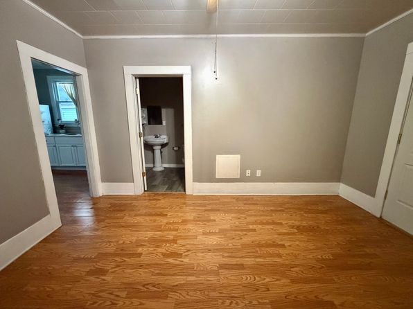 200 S Jefferson St APT 2