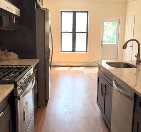 2nd image of 612 Van Buren St #2