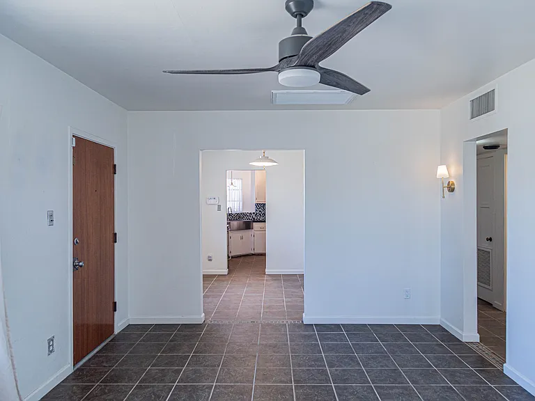 5042 E Eastland St — Photo 5