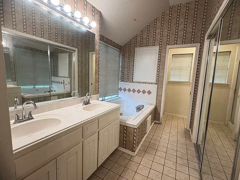 12905 Withers Way — Photo 11