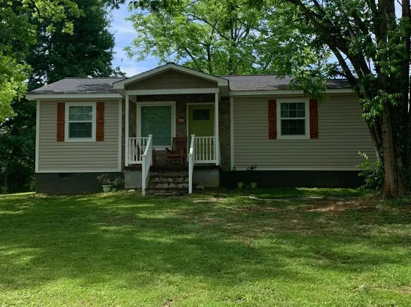 1711 Irish St, South Boston, VA 24592