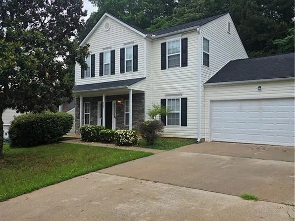 5745 Old Carriage Dr, College Park, GA 30349