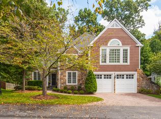 10511 Democracy Ln, Potomac, MD 20854