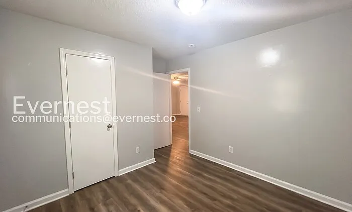 715 W Creek Cir — Photo 8