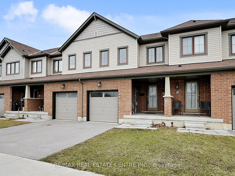 80 Scarletwood St — Photo 2