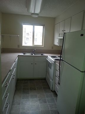 2nd image of 1360 Alder St APT 22