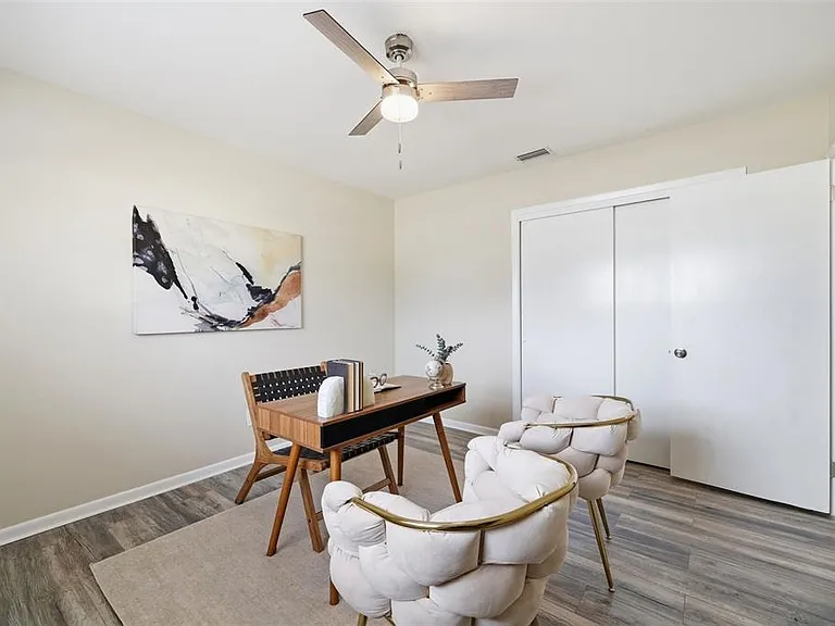 2327 W Knollwood Pl — Photo 24