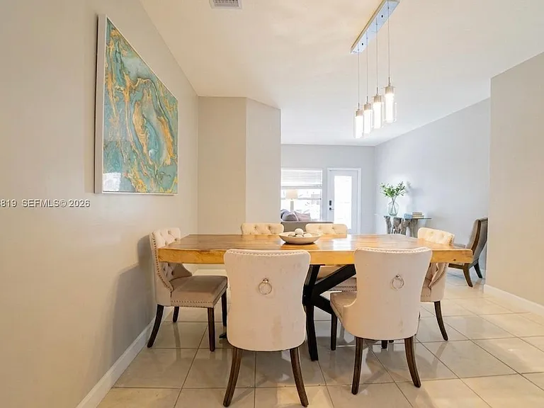 2721 NE 42nd Ave — Photo 4