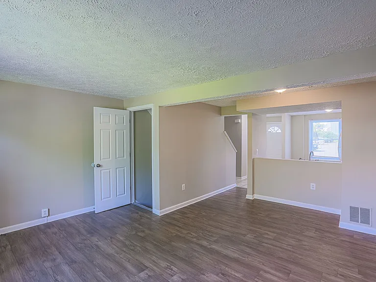 2509 Merrick Ct — Photo 9