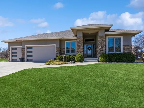 2602 NE Chevalia Ct, Grimes, IA 50111