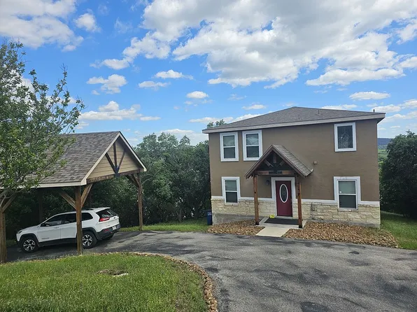 924 Kindersley St, Canyon Lake, TX 78133