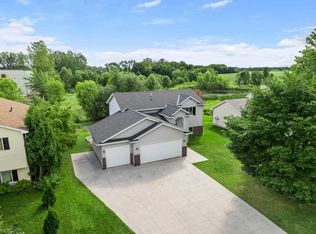 815 Mallard Ave, Winsted, MN 55395