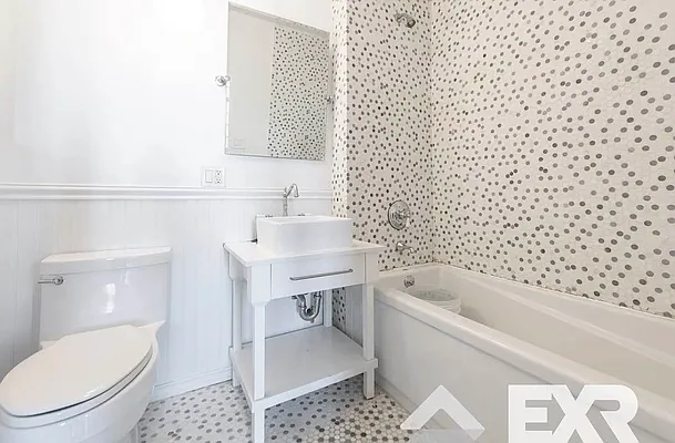 Rented by EXR | media 40