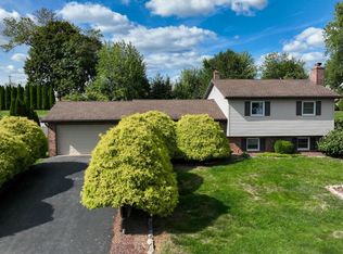 2761 Danielle Dr, Dover, PA