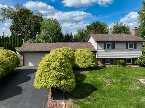 2761 Danielle Dr, Dover, PA 17315