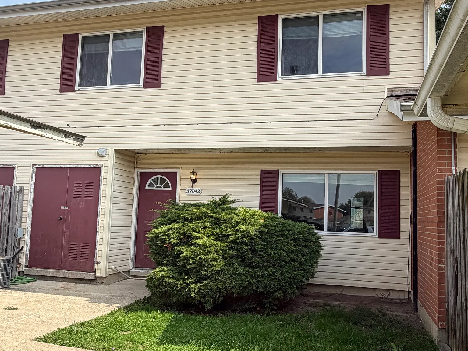 4 bed, 1550 sqft, $1,200 — Photo 1