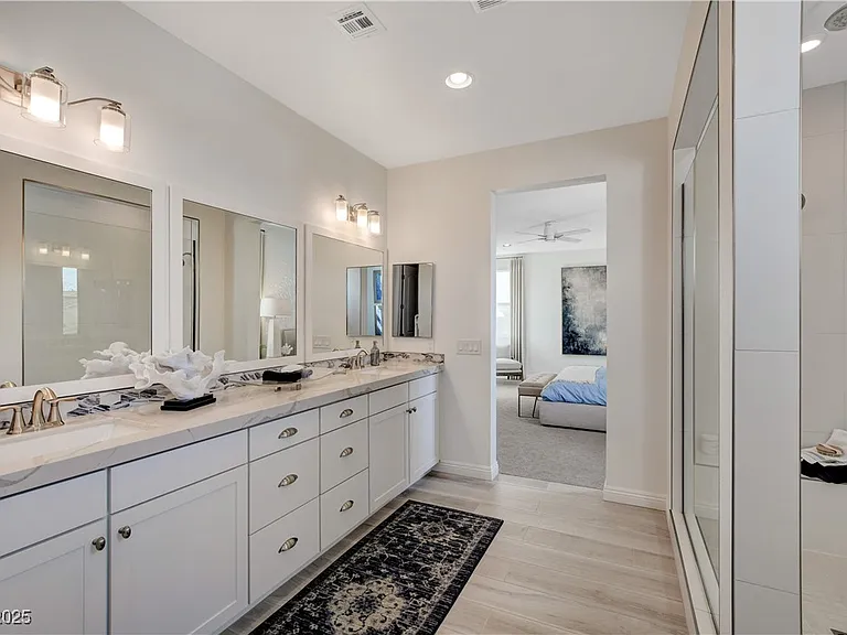 1075 N Water St — Photo 47